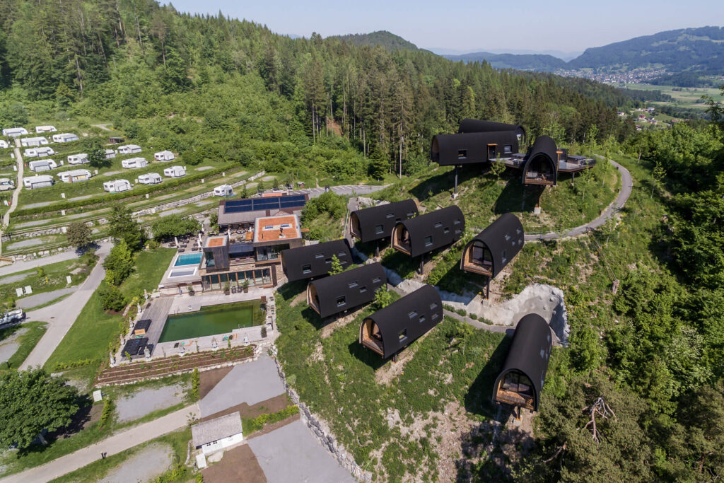 Spenglerei Burtscher Vorarlberg, Spenglerarbeiten, Dachspengler, Dacheindeckung, Dachsanierung, Alpencamping Nenzing