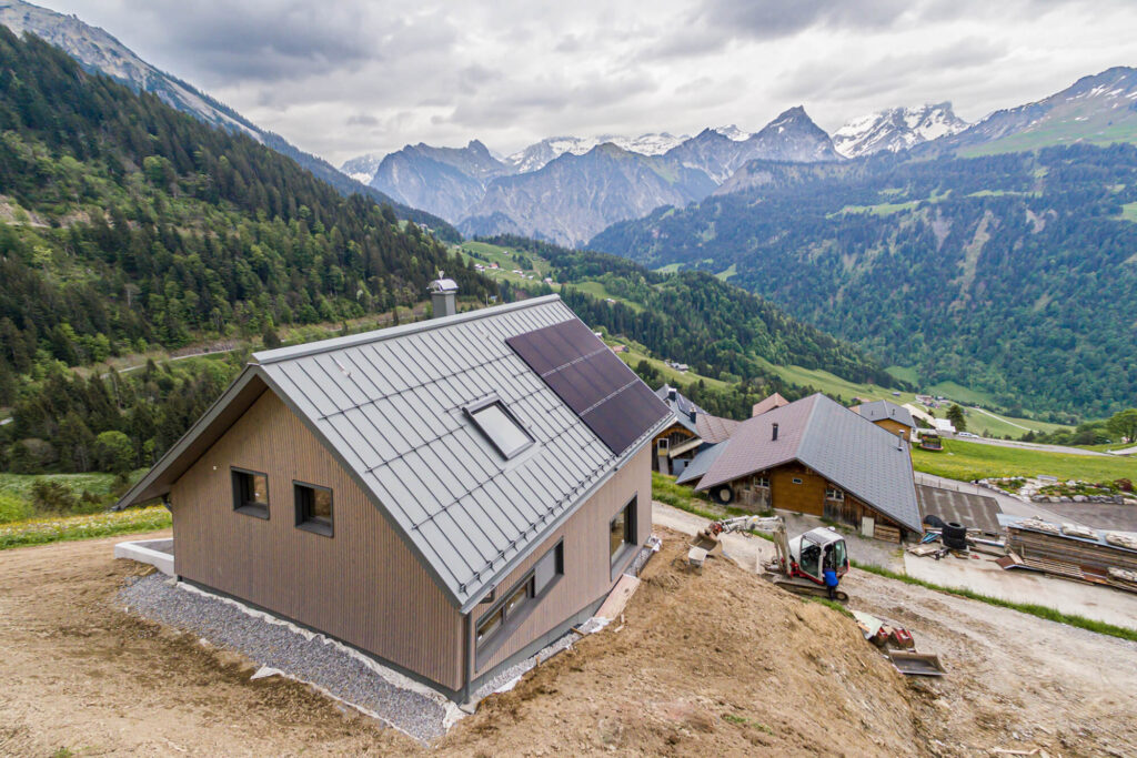 Spenglerei Burtscher Vorarlberg, Dachspengler, Dacheindeckung, Dachsanierung, Prefa Dach Vorarlberg